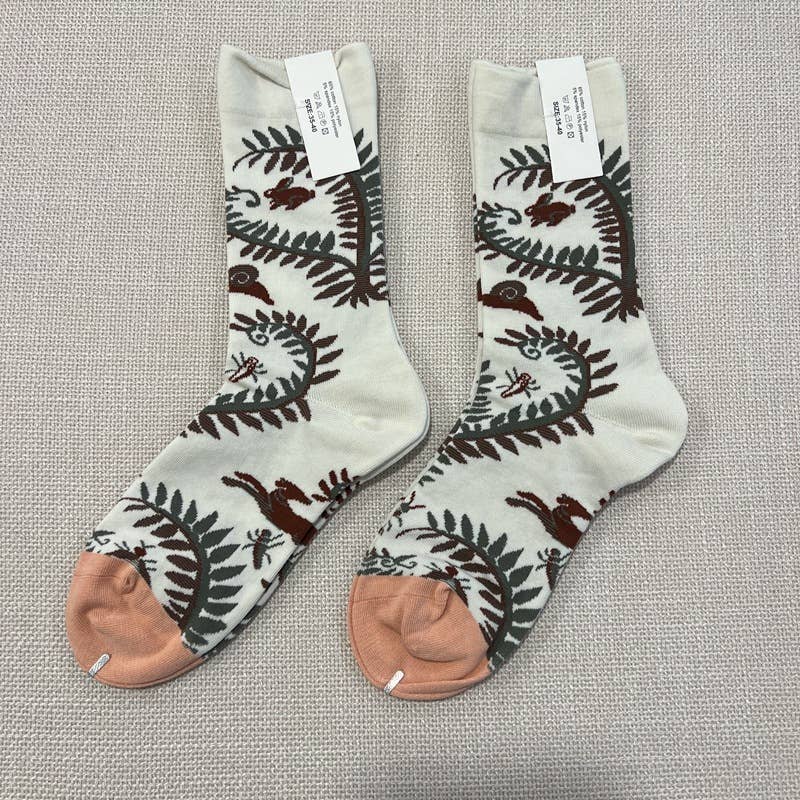 Retro oil painting style colorful print mid-calf socks